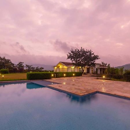 Stayvista'S Shivom Villa 12 - A Serene Escape With Views Of The Valley And Lake Lonavala Exterior foto