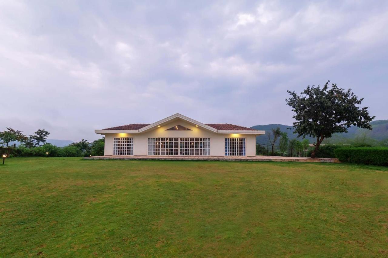 Stayvista'S Shivom Villa 12 - A Serene Escape With Views Of The Valley And Lake Lonavala Exterior foto