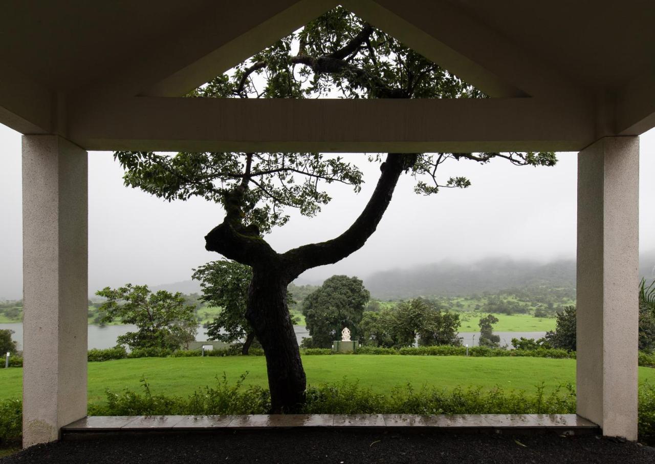 Stayvista'S Shivom Villa 12 - A Serene Escape With Views Of The Valley And Lake Lonavala Exterior foto